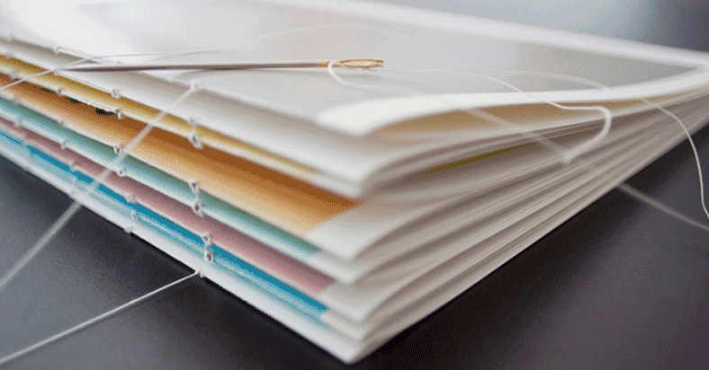 頁(yè)數(shù)較多的企業(yè)畫(huà)冊(cè)印刷品適用鎖線(xiàn)膠裝  第1張