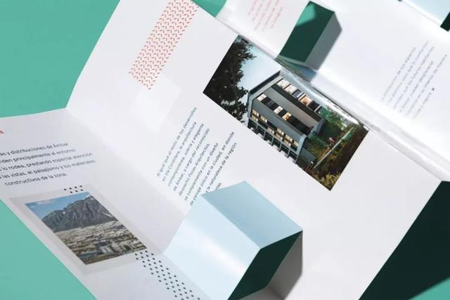 你造么？折頁設(shè)計的6種版式  第23張