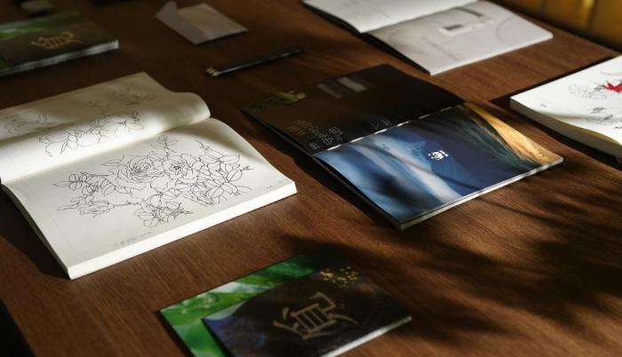 上海文創(chuàng)級目錄冊印刷_非遺龍鱗裝 / 鏤空工藝_彰顯品牌文化底蘊(yùn)